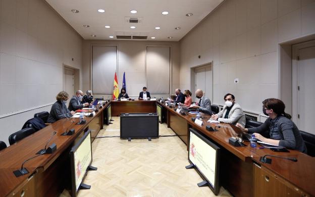 El ministerio apoya los cambios en el plan de vías y anuncia un proyecto conjunto con el metrotrén