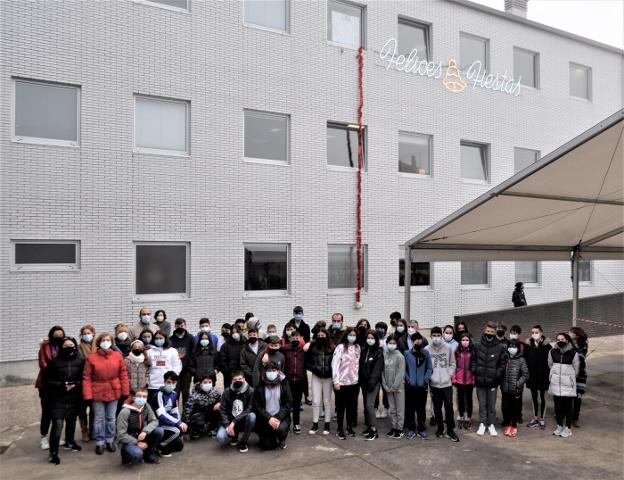 Los alumnos ponen las luces en el IES de Infiesto