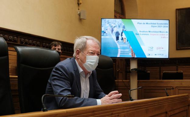 Martín afirma que los datos de tráfico avalan «consolidar» la actual situación en el Muro