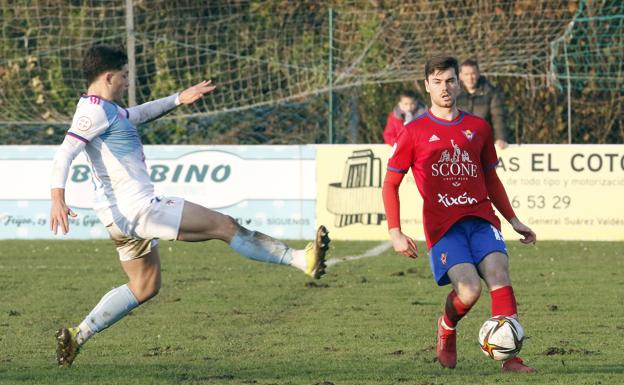 El Ceares domina sin pegada ante el Compostela