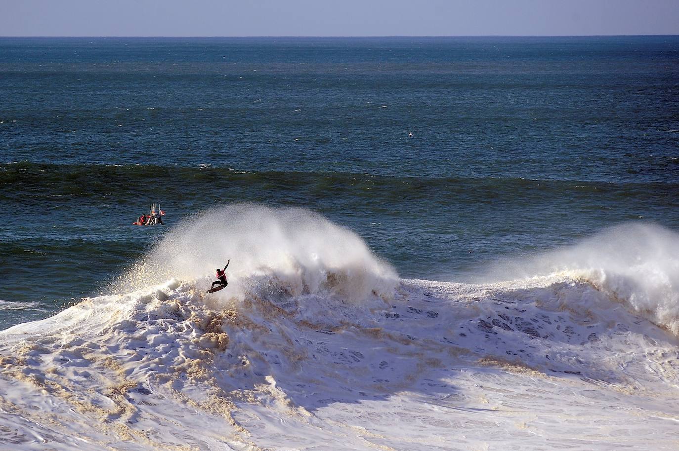 Nazaré, un espectáculo hecho ola