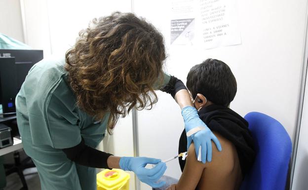 Un padre denuncia la desaparición de sus hijos después de que su madre se negara a vacunarlos