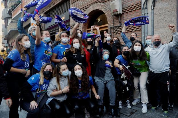 El balonmano lleva la suerte a Basauri