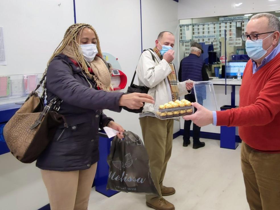 Avilés repite fortuna y da un primer premio de la Lotería Nacional y Corvera un segundo