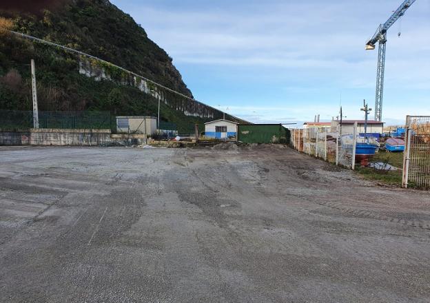 Comienzan los trabajos en la marina seca de Cudillero