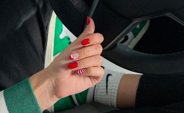 La manicura más elegante y llamativa para estas fiestas navideñas