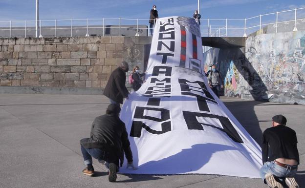 Protesta de la plataforma antincontaminación de Gijón: «Urge tomar medidas»