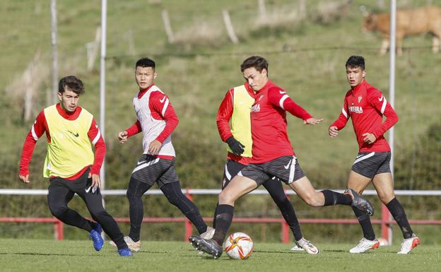 Diez jugadores del Sporting B se pondrán a las órdenes de Gordillo ante las numerosas bajas