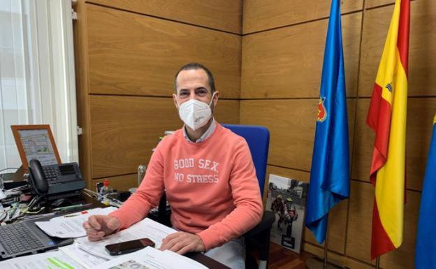 El alcalde de Siero vuelve al trabajo tras superar la covid «sin síntomas muy fuertes»