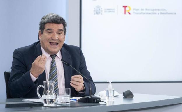 El Gobierno flexibiliza la contratación de inmigrantes ante la falta de mano de obra