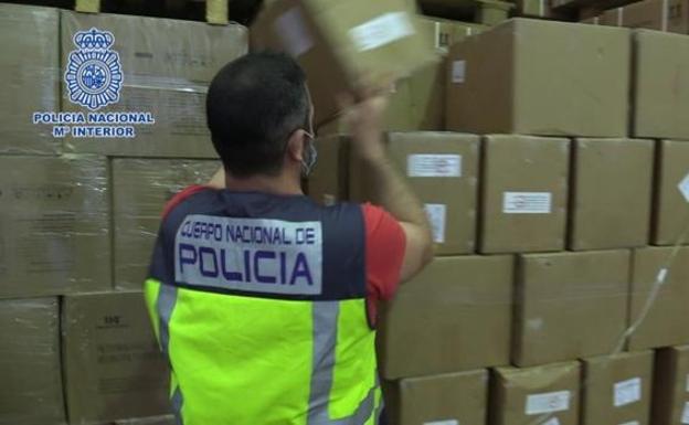 La Policía interviene 300.000 test de antígenos sin autorización en Madrid