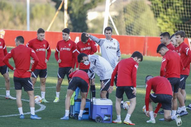 El Sporting desafía su gafe navideño