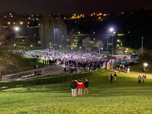 Grandes botellones en Oviedo, Avilés y Gijón en una Nochevieja sin hostelería