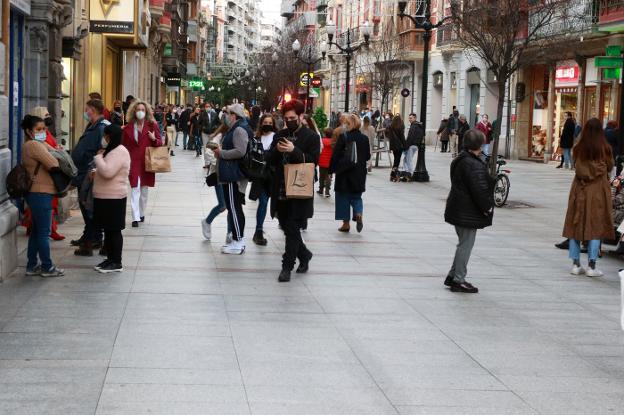 Los mejores consejos para aprovechar las rebajas de enero y evitar engaños en las compras