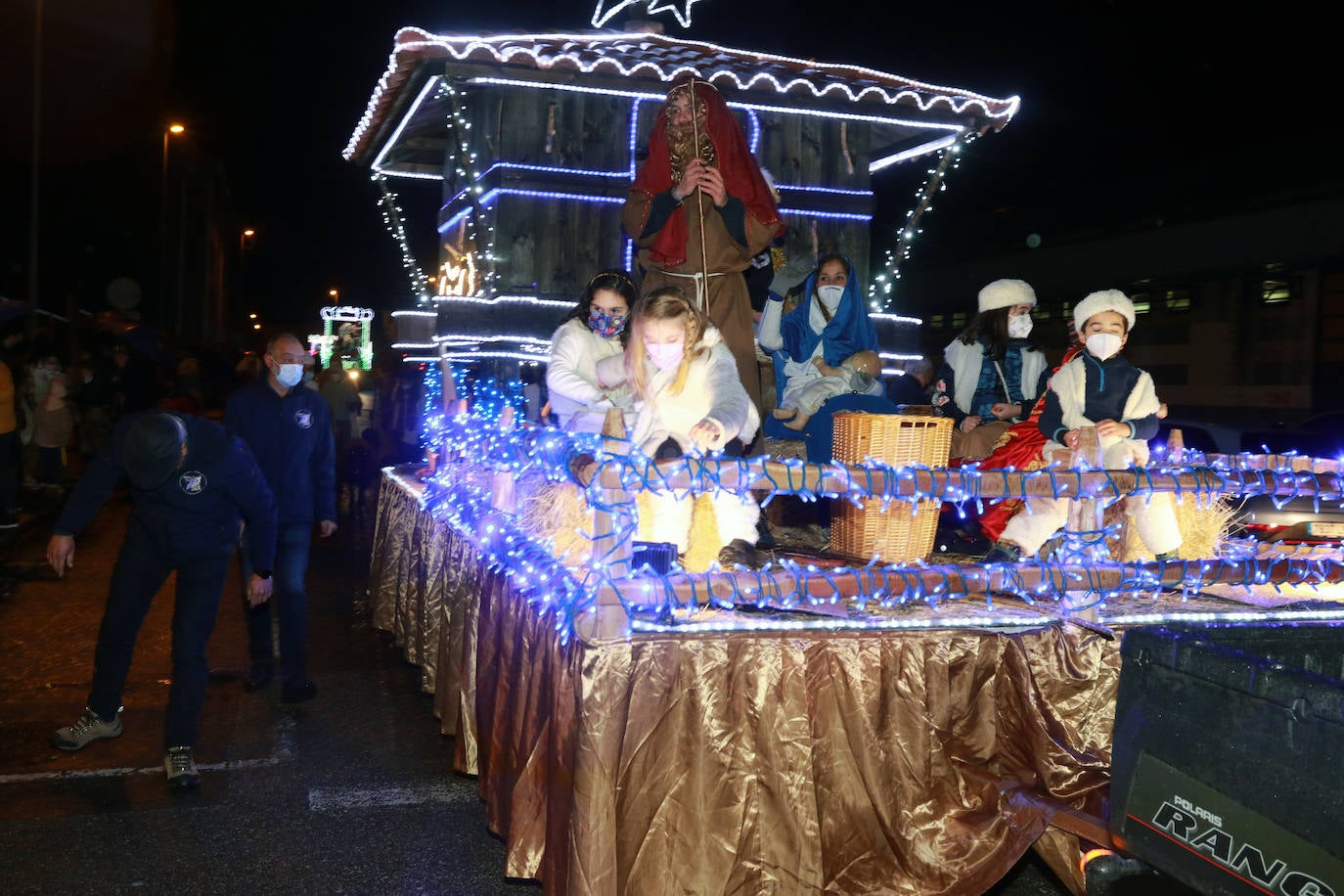 Numeroso público en la cabalgata de Mieres