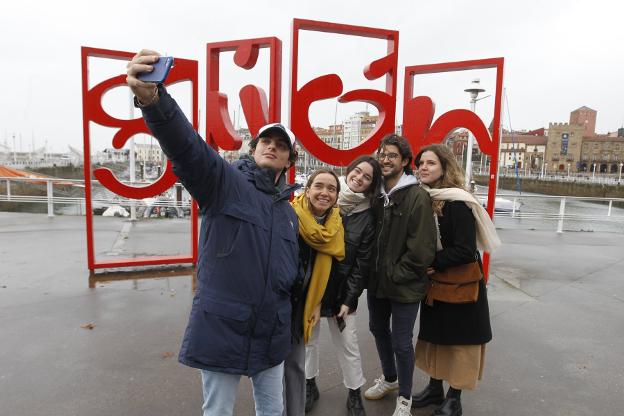 El sector turístico, «al borde de la quiebra», clama ayudas y fía su recuperación a la Semana Santa