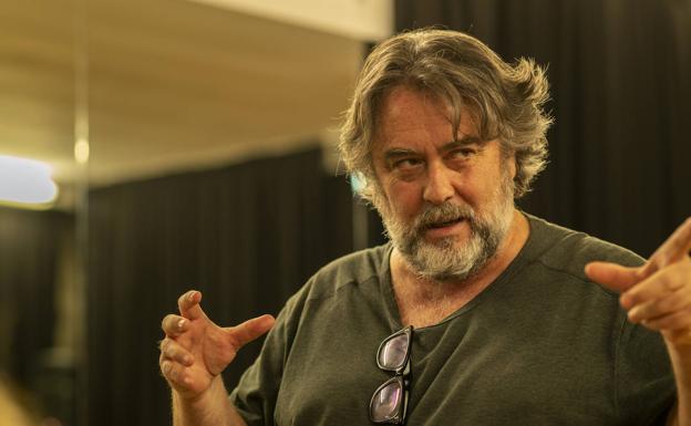 «Dentro de la tragedia contemporánea hay muchas cosas de las que reírse»