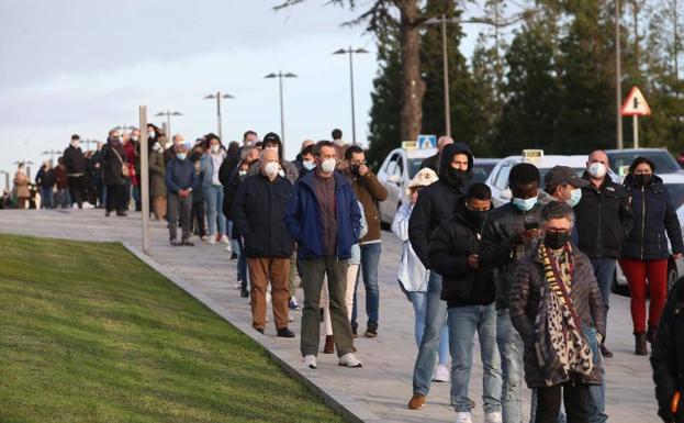 La implantación del pasaporte covid impulsa la vacunación por motivos laborales y de ocio