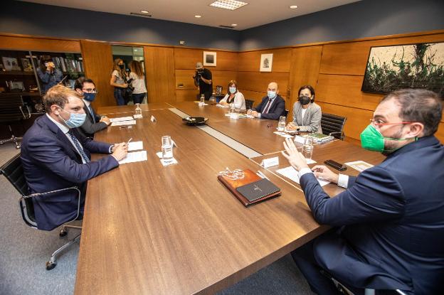 Foro, ante la encrucijada: la fiscalidad o el asturiano