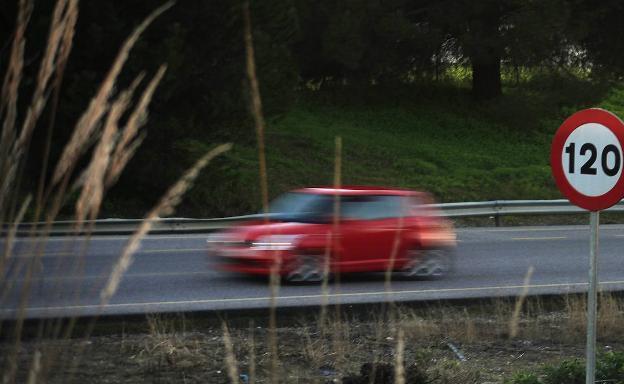 El sistema de la DGT para multar a conductores a 500 metros de distancia