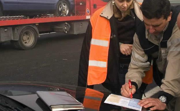 Qué pautas debo seguir para no tener problemas con la compañía aseguradora tras un accidente de tráfico