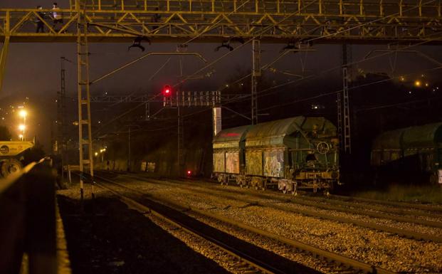 Fallece una persona tras ser arrollada por un tren entre Lugones y La Corredoria