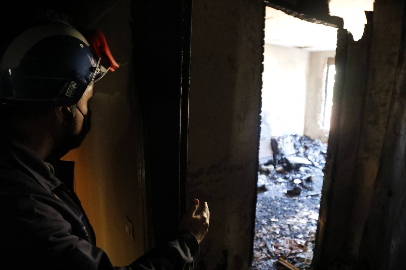 Temor entre los vecinos del inmueble incendiado en Langreo