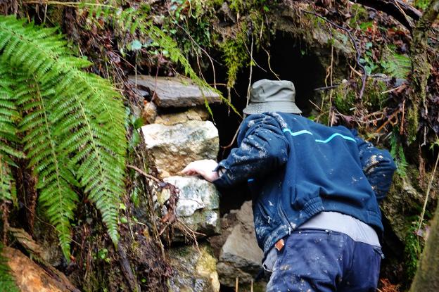 Vecinos de San Román piden una actuación de emergencia ante el temor a la rotura del canal