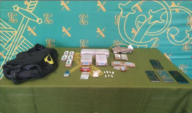 La Guardia Civil detiene a ocho miembros de una red de traficantes de hachís y MDMA