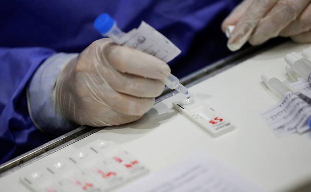 ¿Cuándo dejas de contagiar por ómicron?