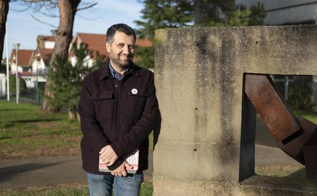 Yván Pozuelo, el profesor de los dieces, se entera «por sorpresa» de su suspensión