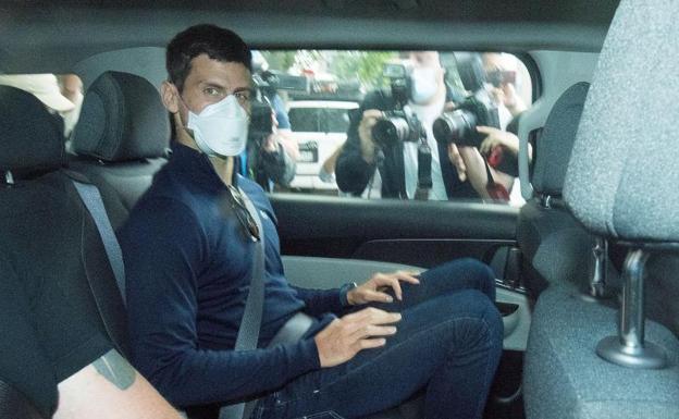 Djokovic pierde la batalla judicial y es deportado