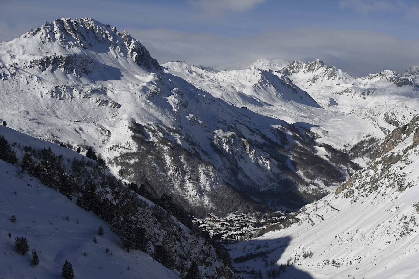 Muere una niña de 5 años arrollada por un esquiador en Los Alpes