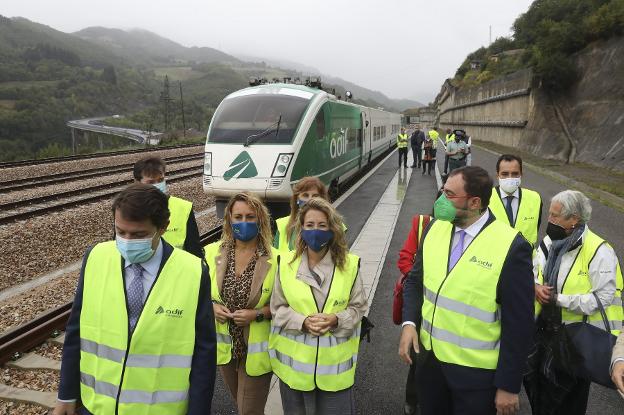 El Principado defiende mejoras en el trazado actual para el AVE desde Lena