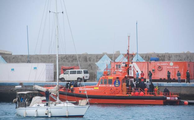 Fallece un hombre en Ibiza tras hundirse su barco