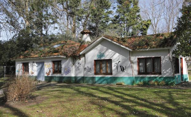 Empieza la reforma de los edificios del parque de Isabel la Católica, que acabará en julio