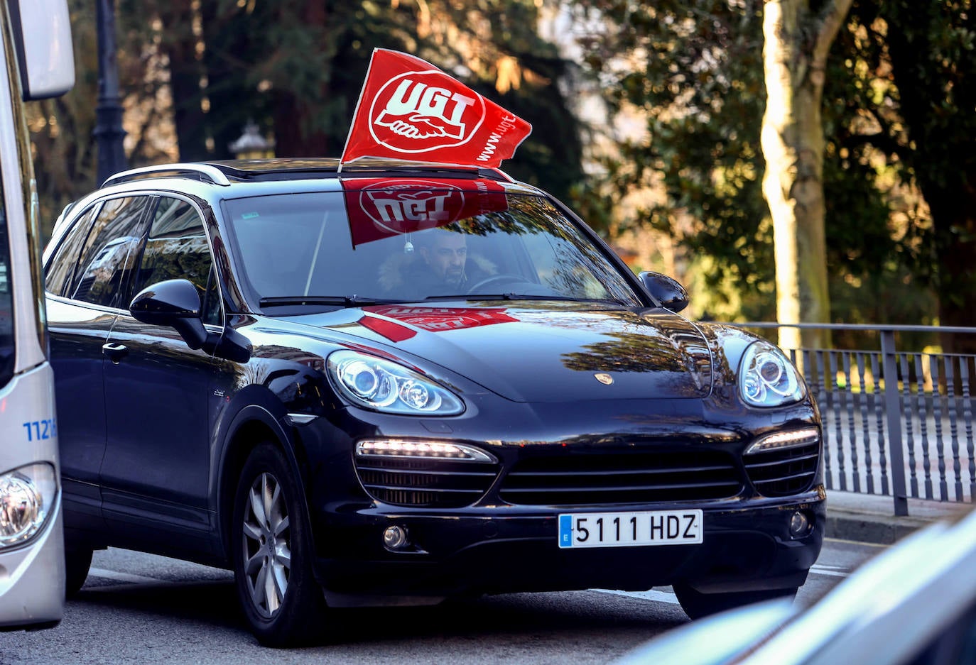 De Avilés a Oviedo: caravana de protesta de Alu Ibérica