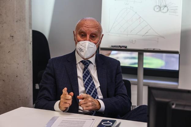 El Principado discrepa del cobro del sueldo variable del director de la Finba