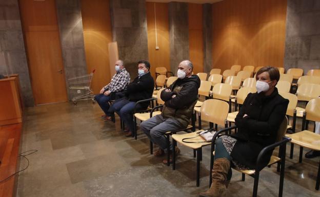 La defensa del exalcalde de Ponga pide la nulidad del proceso por defectos de forma