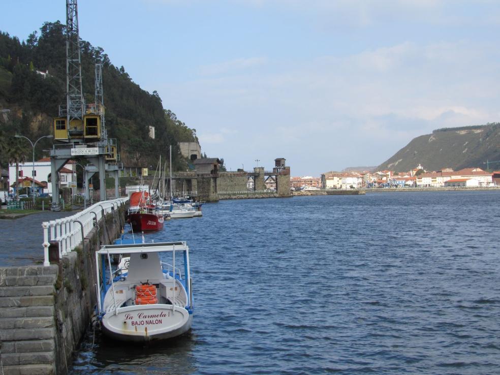 El centinela de la ría del Nalón y la barca del peregrino