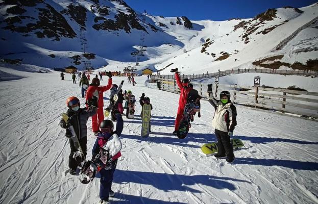 Las estaciones asturianas acogieron a 5.416 esquiadores