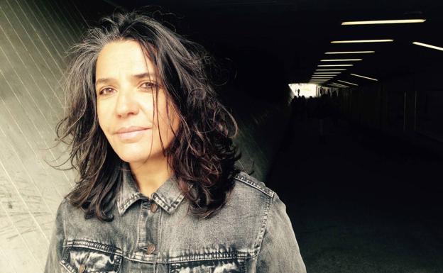 Anari Alberdi: «Que en Asturias se cante en asturiano es lo mejor que le puede pasar a la lengua»