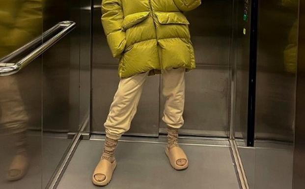 Cómo llevar sandalias en invierno: cuatro 'looks' que no pasarán desapercibidos esta temporada