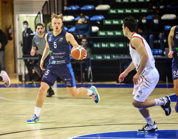 Frey se despide del Oviedo y pone rumbo a Alemania