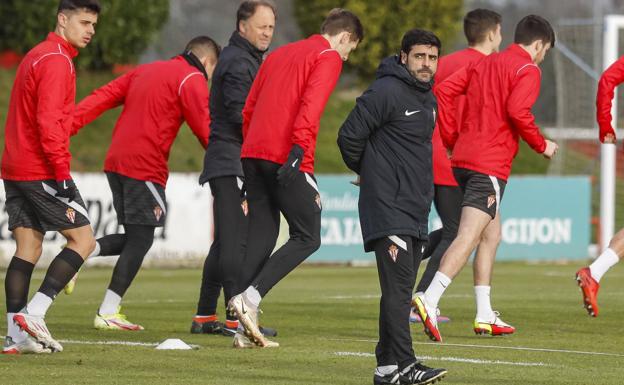 Gallego: «Si ganamos estos dos partidos estamos enganchados de lleno en coger una plaza de promoción»