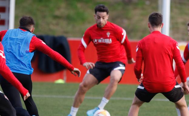 El Sporting inicia la preparación del duelo ante el Eibar con la incorporación de Jony