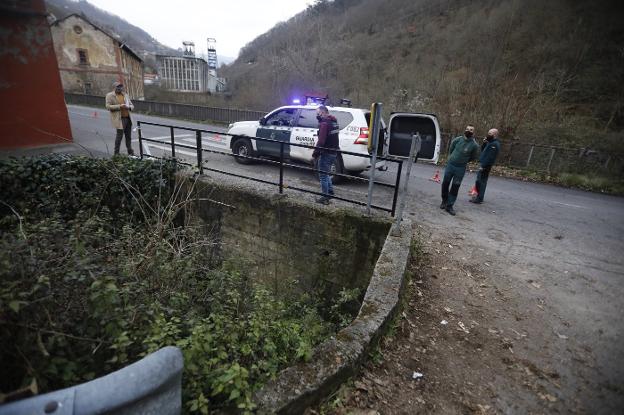 Conmoción en Turón por la muerte de una pareja al caer a un arroyo cuando volvían a su casa