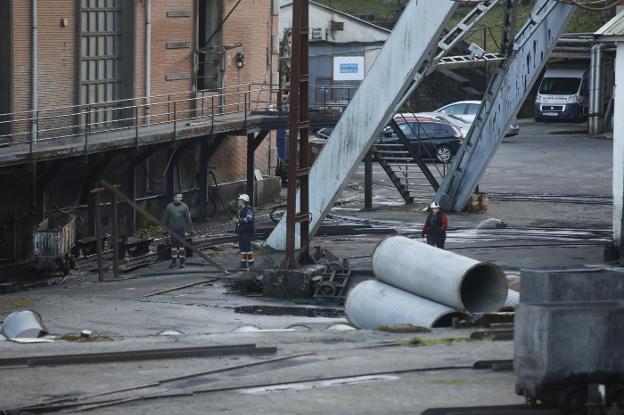 Herido un trabajador por un derrabe a una profundidad de 700 metros en Nicolasa