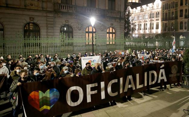 El asturianismo vuelve a la calle para exigir la aprobación de la oficialidad