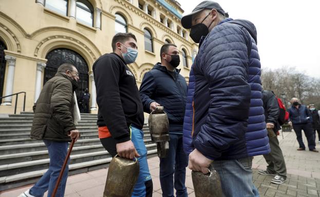 Asturias Ganadera estará en las mesas del medio rural tras el «éxito» de las manifestaciones